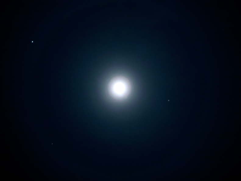 I love this halo around the Moon.